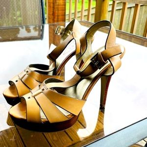 ‼️Close Out‼️ Shoes, heels, great condition. Taupe color, 5” heels